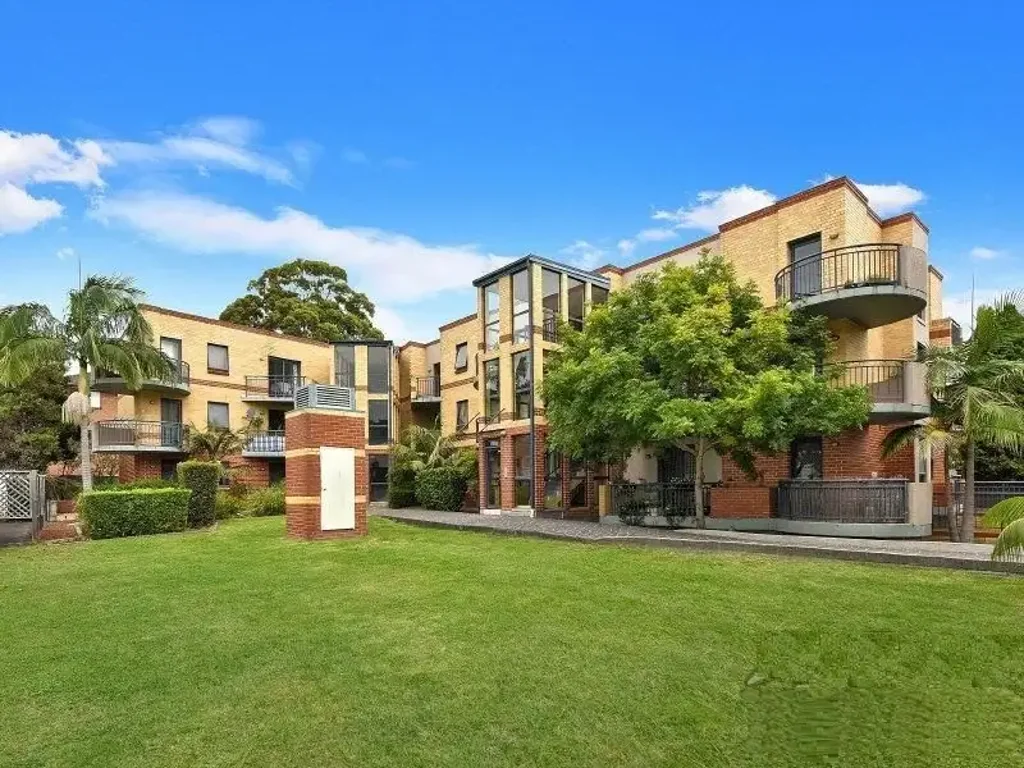 3 Bedroom Unit, Great Location