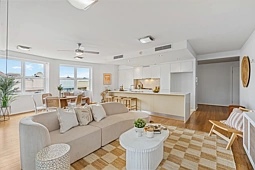 3041/3029 The Boulevard, Carrara
