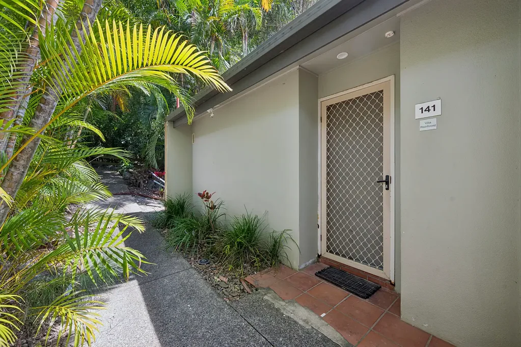 Sapphire Beach 1chambre Versatile Coastal Studio with Proven Rental Appeal