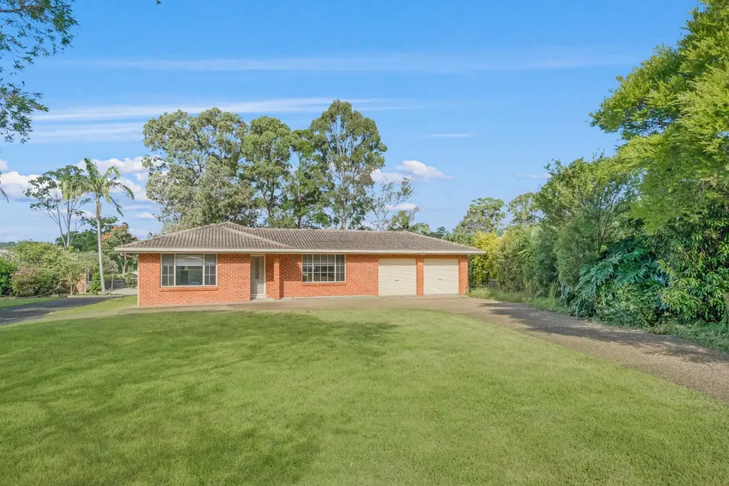 Port Macquarie 3chambre Spacious Home on 1,107m2 Block with DA-Approved Granny Flat Plans!