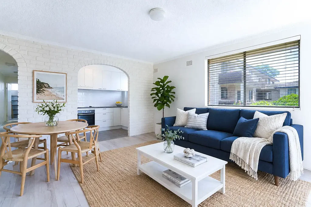 GORGEOUS NEWLY RENOVATED BEACHSIDE PAD!