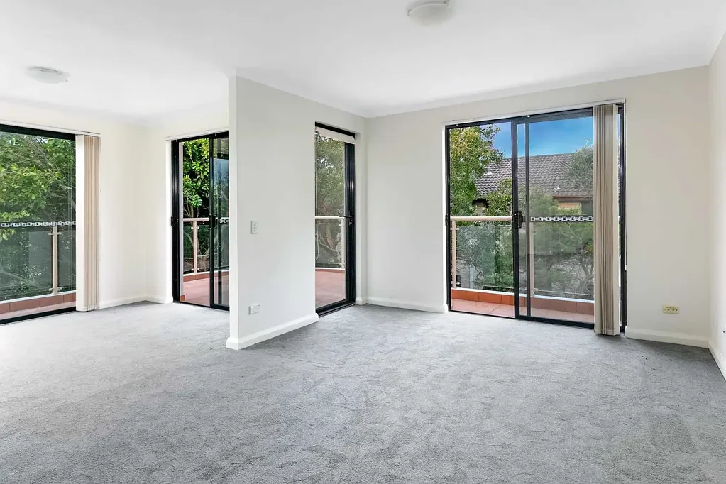 Coastal Comfort & Style – Only Steps to Dee Why Beach