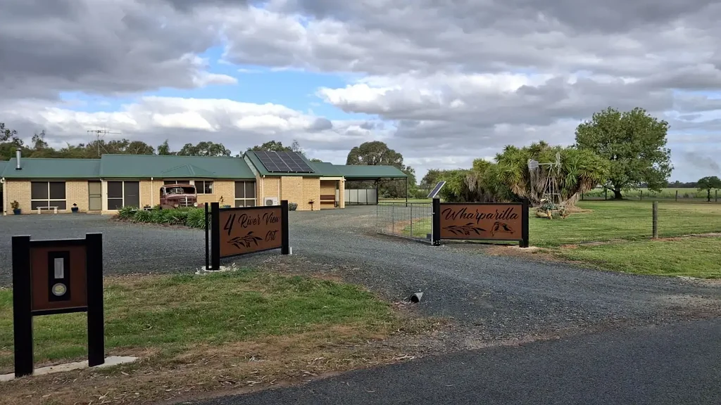 Echuca 3Kwarto Murray River Lifestyle Property with 3/4 BR Home set on 1.5 Acres Just 15 Minutes from Echuca