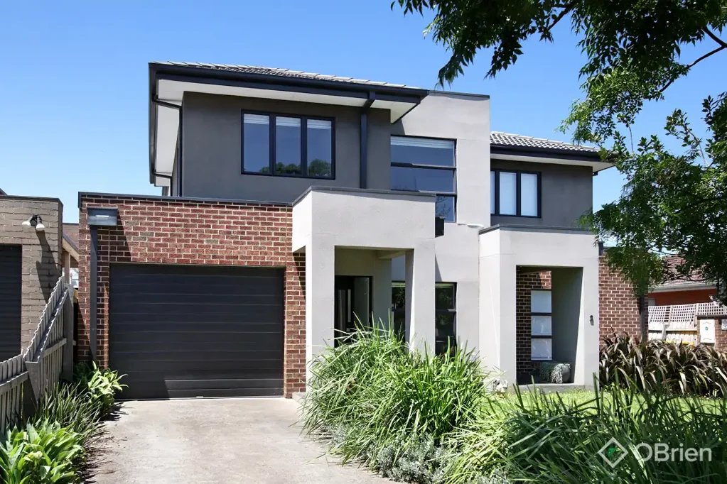 Modern Double-Storey Townhouse in Prime Oakleigh East Location