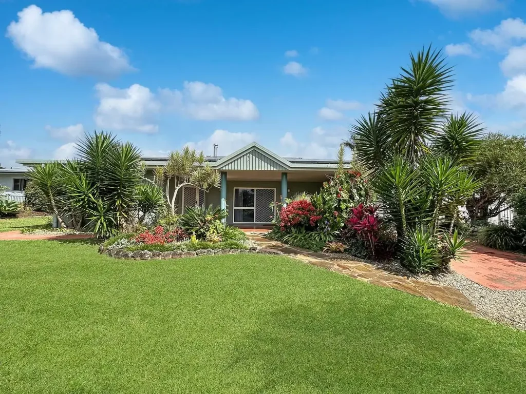 8 Poinsettia Close, Yungaburra, QLD 4884