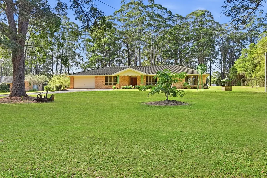 Kew 3房  Spacious Family Living on an Elevated 4,670m² Block