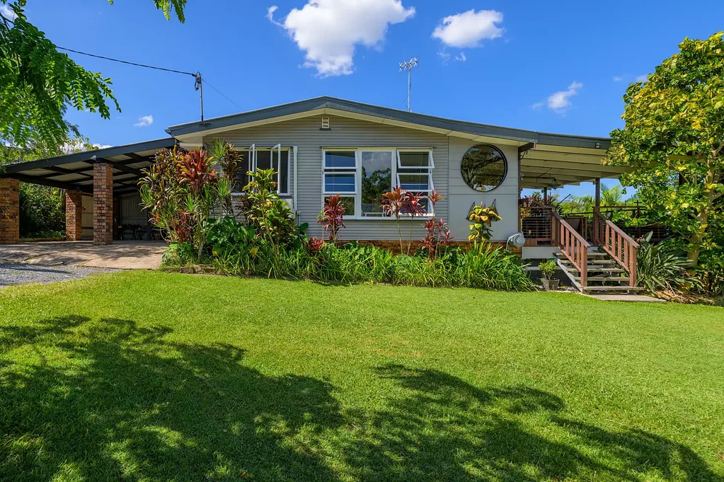 Cooloola Cove 2 Bedroom The Epitome of Peaceful Living - 1/2 Acre Allotment with the Cutest Cottage in Cooloola Cove