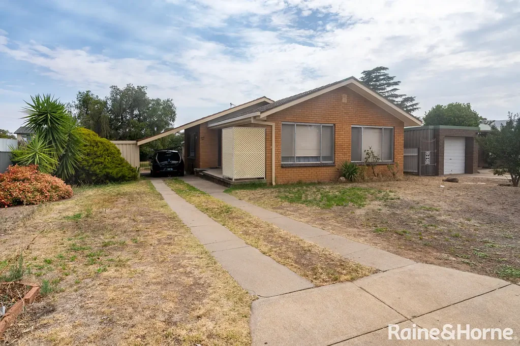 94 Raye Street, Tolland, NSW 2650