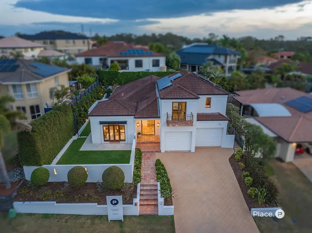 Carindale 5房 五卧豪邸 710sqm优质地块 豪华泳池 开放式布局 优质电器 私密阳台 学区房 近公园 商圈环绕 Beautiful Family and Entertainers’ Sanctuary In Sought-After Carindale