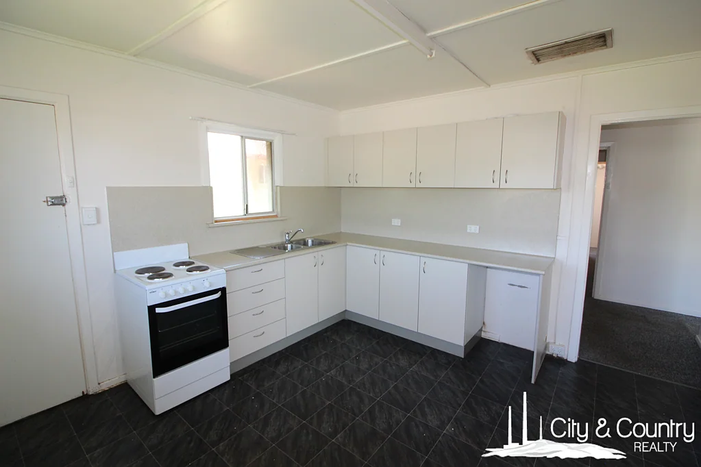 Mount Isa 4chambre Fly Into the Market with Kookaburra Style!