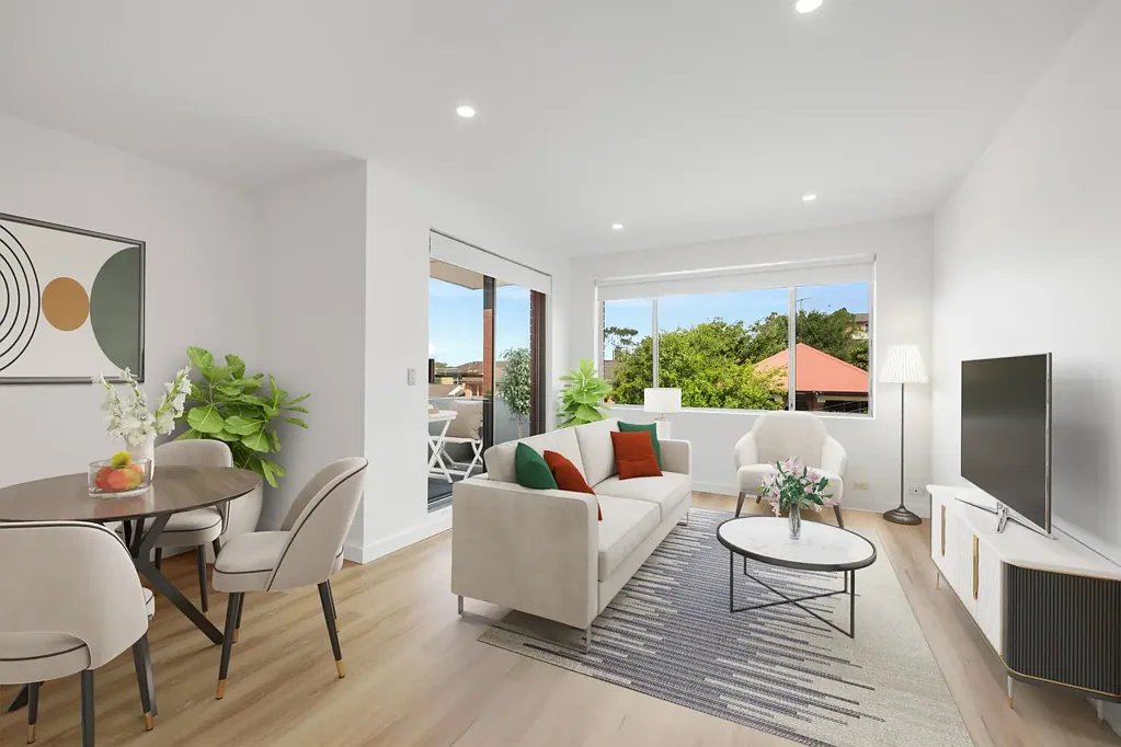 Spacious Renovated 2-Bedroom Apartment in Secure Block – Prime Location! (9 apartments available)
