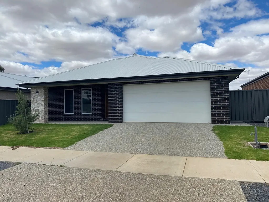 Modern 4-Bedroom Home With Space, Style & Convenience
