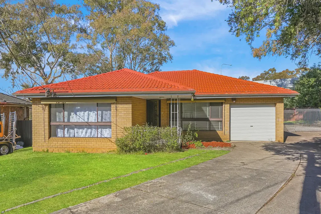 4 Barfil Crescent, South Wentworthville, NSW 2145