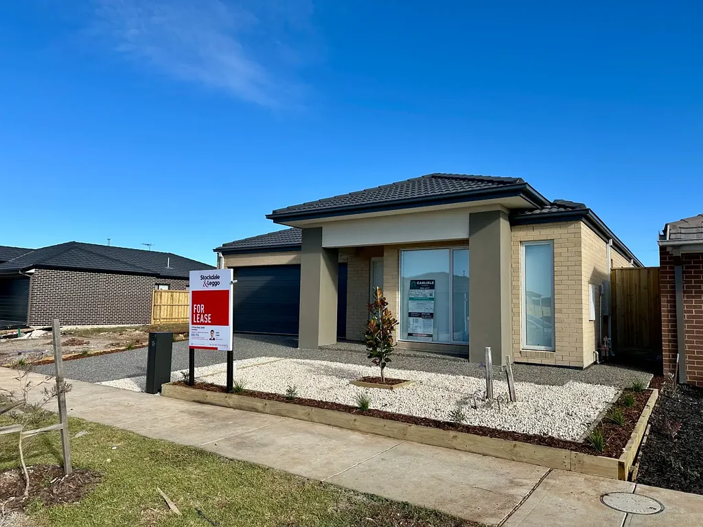 5 BEDROOM HOME FOR RENT IN TARNEIT !!!