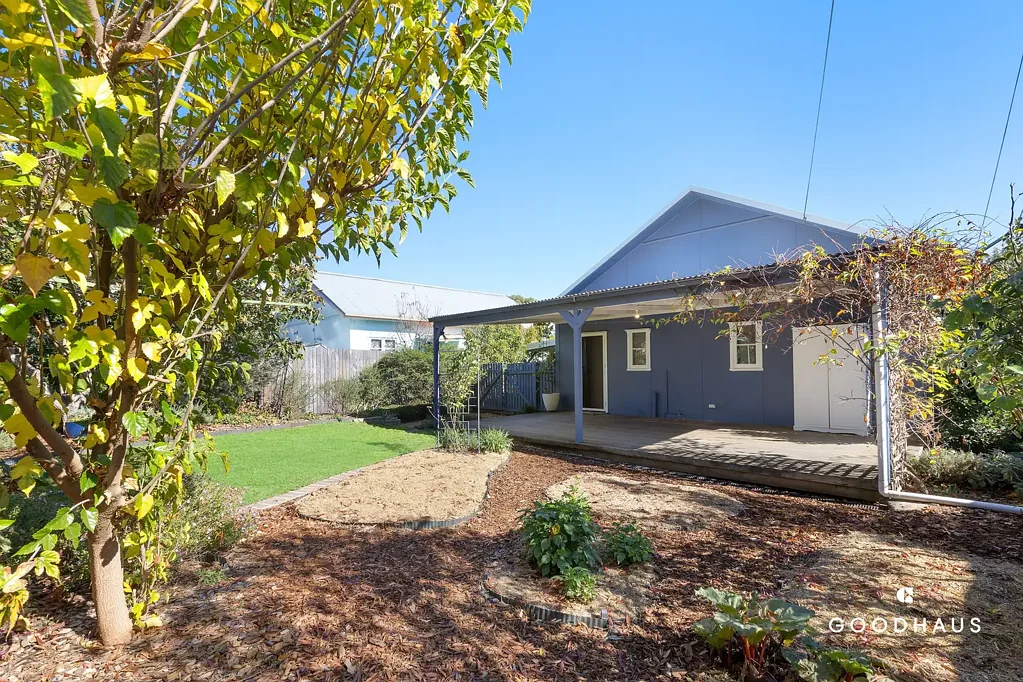 9 Euroka Street, Narrabundah, ACT 2604