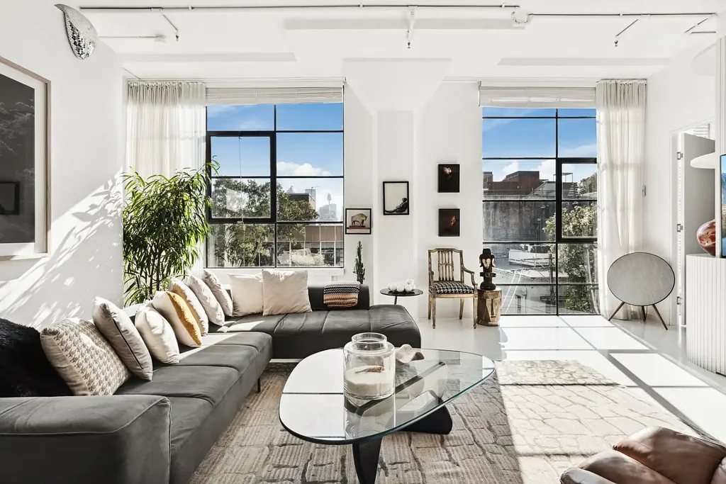 Redfern 3 Bedroom Luxe Warehouse Conversion in the Heart of Redfern
