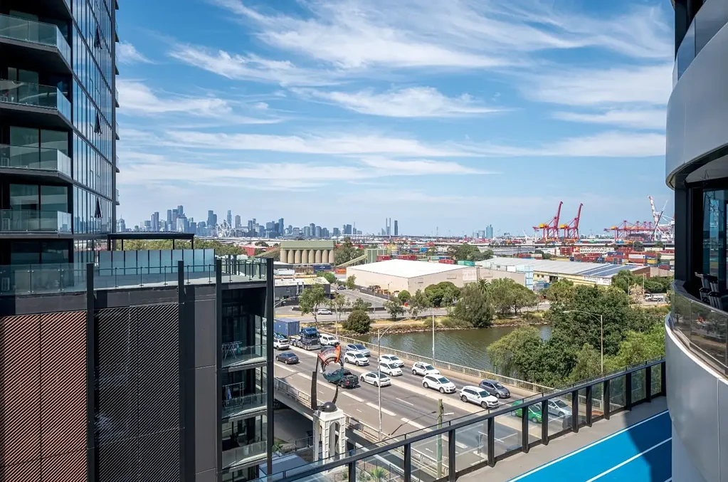 The perfect modern haven right on the city’s edge