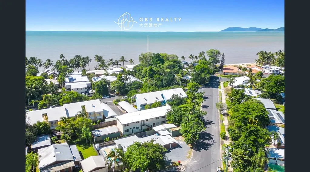 Holloways Beach 10कमरा Exceptional Beachside Investment – Entire Unit Complex on One Title