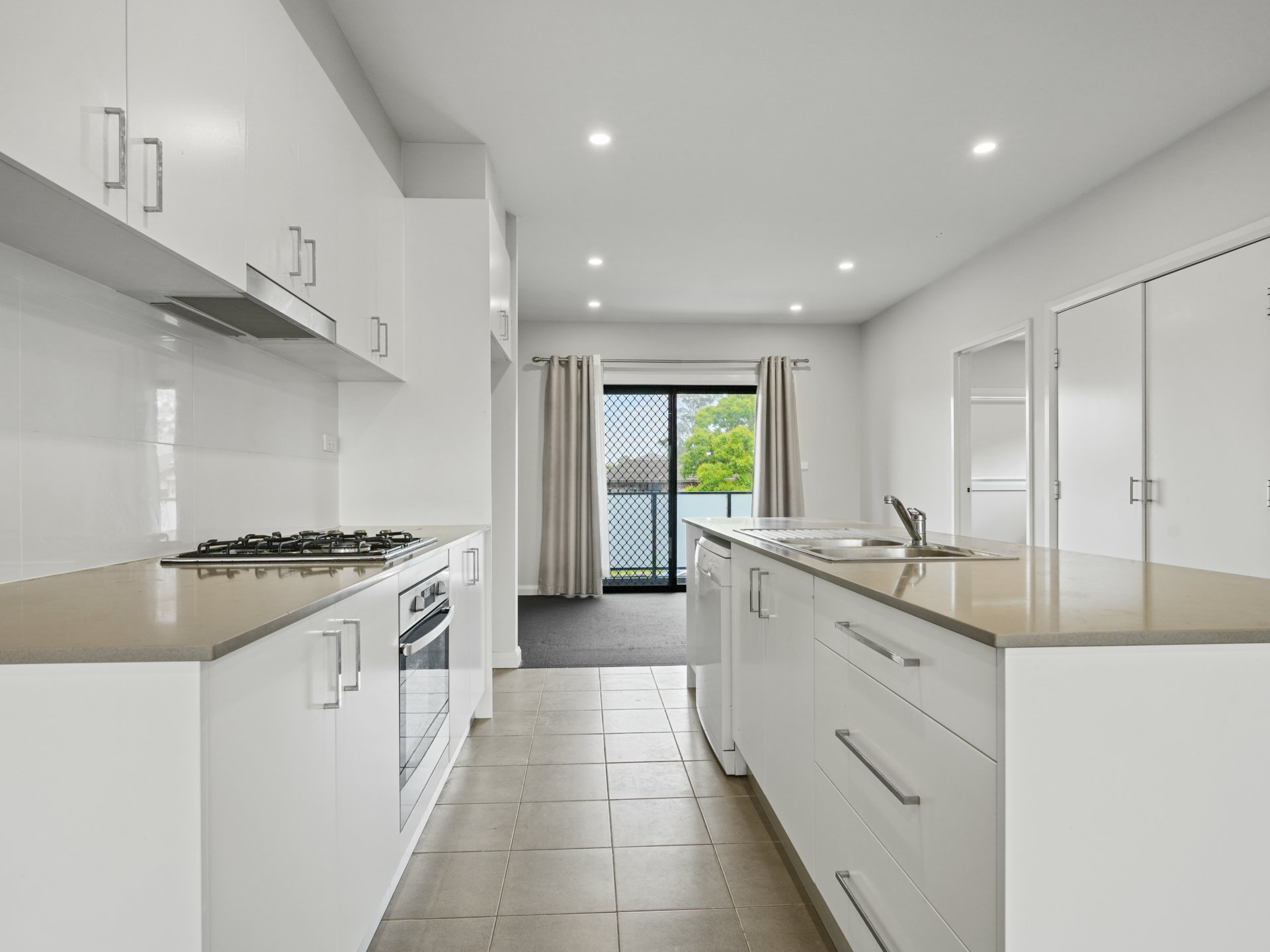 UNIT 11 26-28 THIRD AV, MACQUARIE FIELDS NSW 2564, 0 phòng ngủ, 0 phòng tắm, House