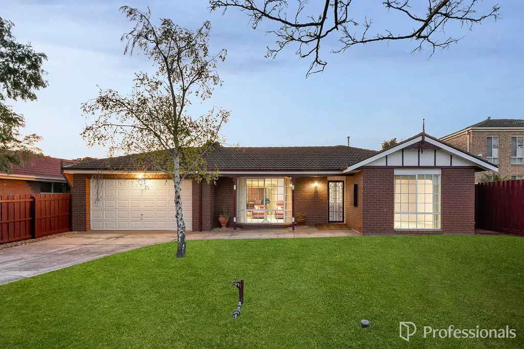 24 Golden Way, Hillside, VIC 3037