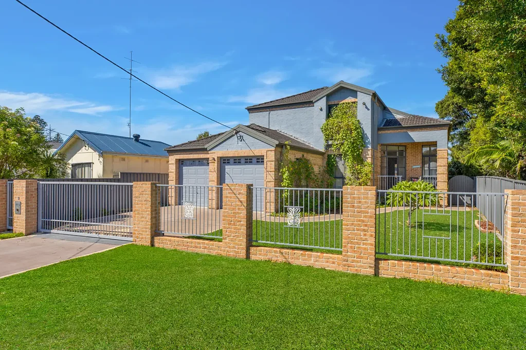 8 Lakeside Parade, The Entrance, NSW 2261