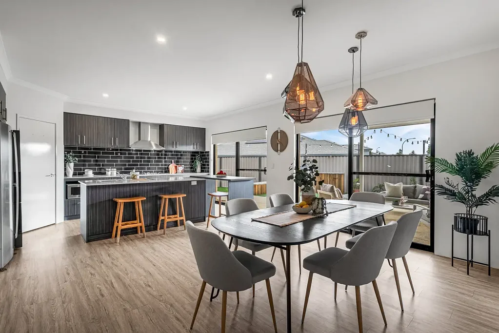21 Calvera Gardens, Piara Waters, WA 6112