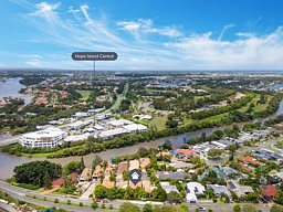 8/6-12 Monterey Keys Drive, Helensvale
