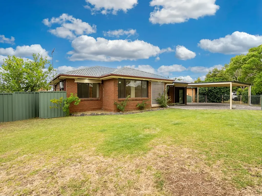 Ingleburn 4Moenga Charming Family Home in the Heart of Ingleburn
