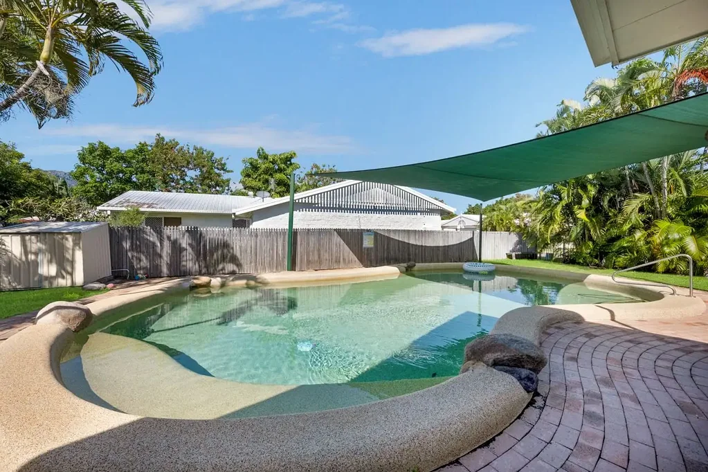 Annandale 4ห้องนอน No Rear Neighbours, Huge Kitchen & Pool Access Without The Maintenance