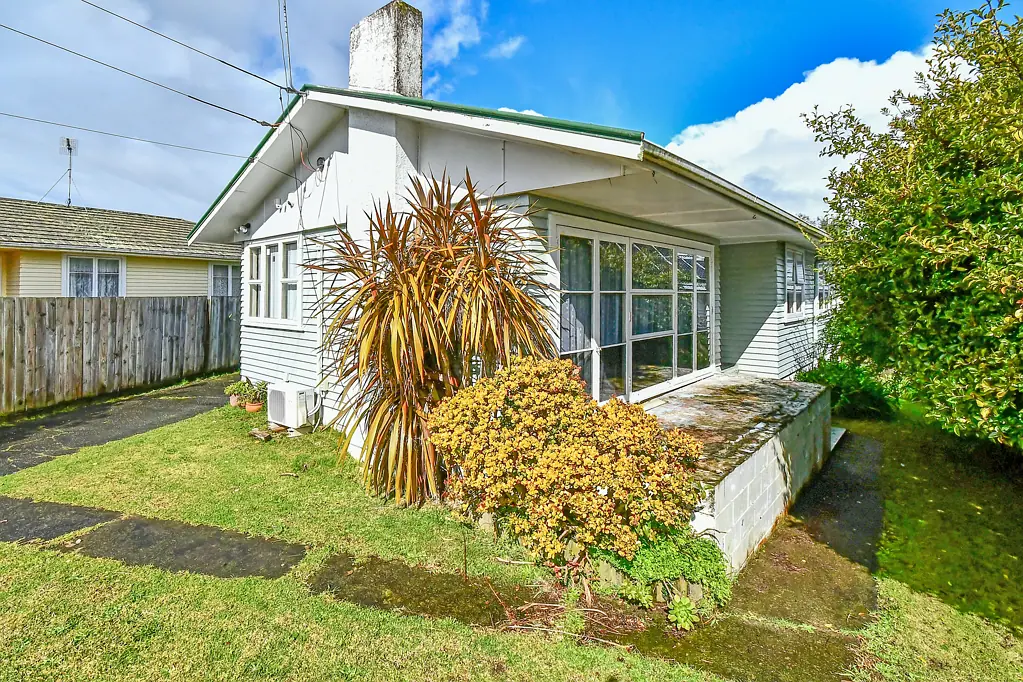 Manurewa East 3ਬੈੱਡਰੂਮ Renovator's Dream with Space to Grow!