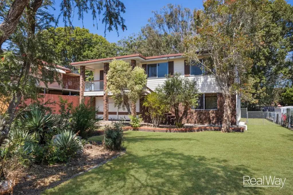Flinders View 3બેડરૂમ HIGHSET BEAUTY WITH SPACE, SIDE ACCESS & ENDLESS POTENTIAL