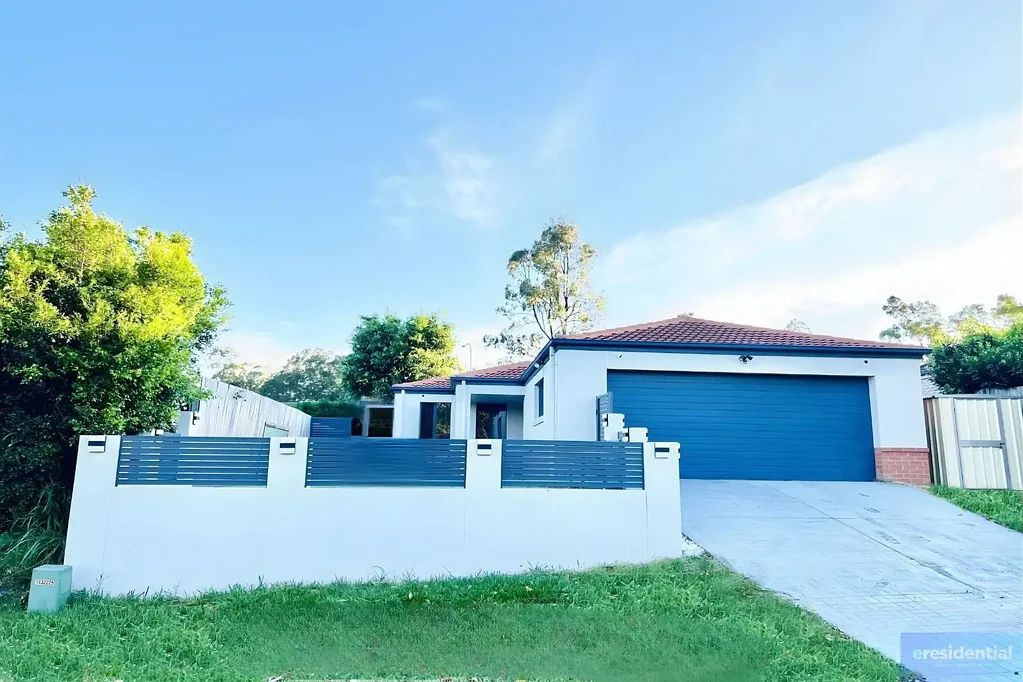 For Lease: Spacious Family Home in Sought-After Parkinson Location