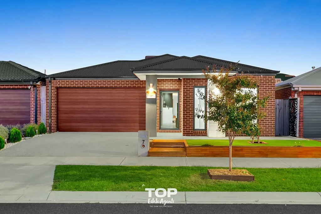 7 Janessa Drive, Clyde North, VIC 3978