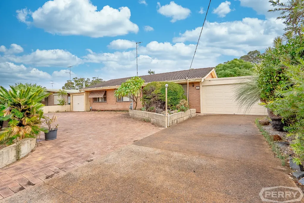 Mandurah 3chambre RENOVATOR WITH POTENTIAL!