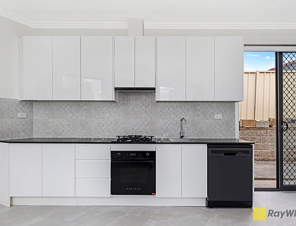 35A Mackenzie Boulevard, Seven Hills, Western Suburbs, 2 habitaciones, 1 baños, Flat