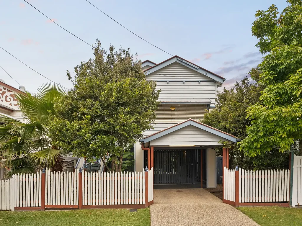 5 Seventh Avenue, Sandgate, QLD 4017