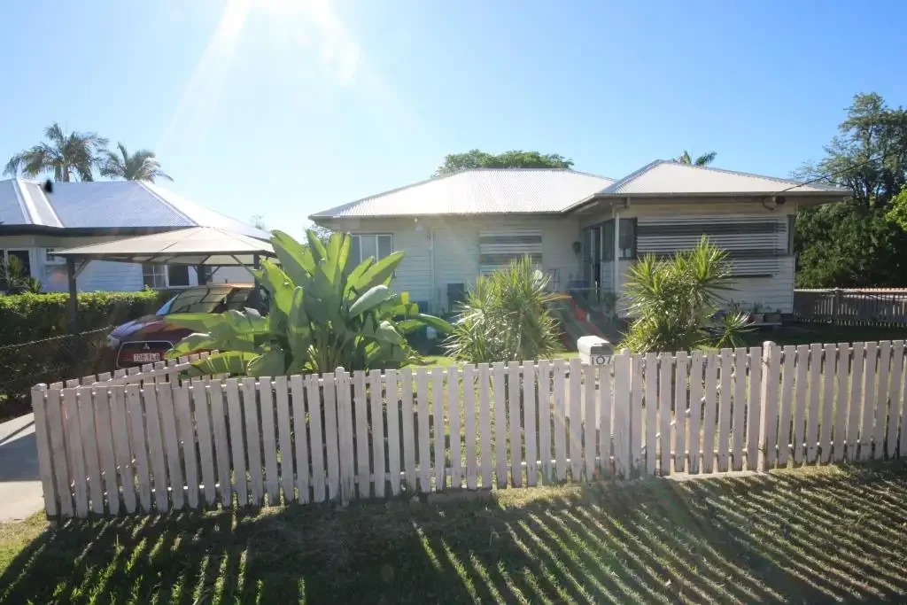 Koongal 3ਬੈੱਡਰੂਮ FABULOUS HOME + GRANNY FLAT. 610m2 FENCED ALLOTMENT!