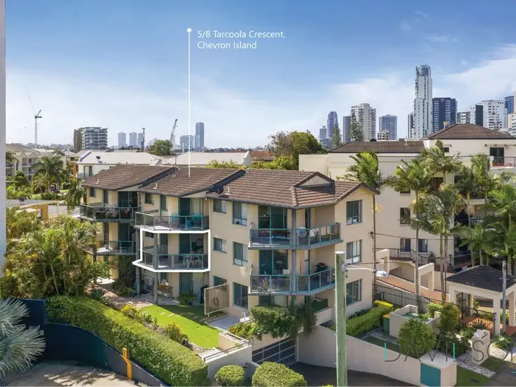 Stylish 1-Bedroom Apartment with Skyline Views in the Heart of Chevron Island
**APPLY NOW for PRE-APPROVAL**