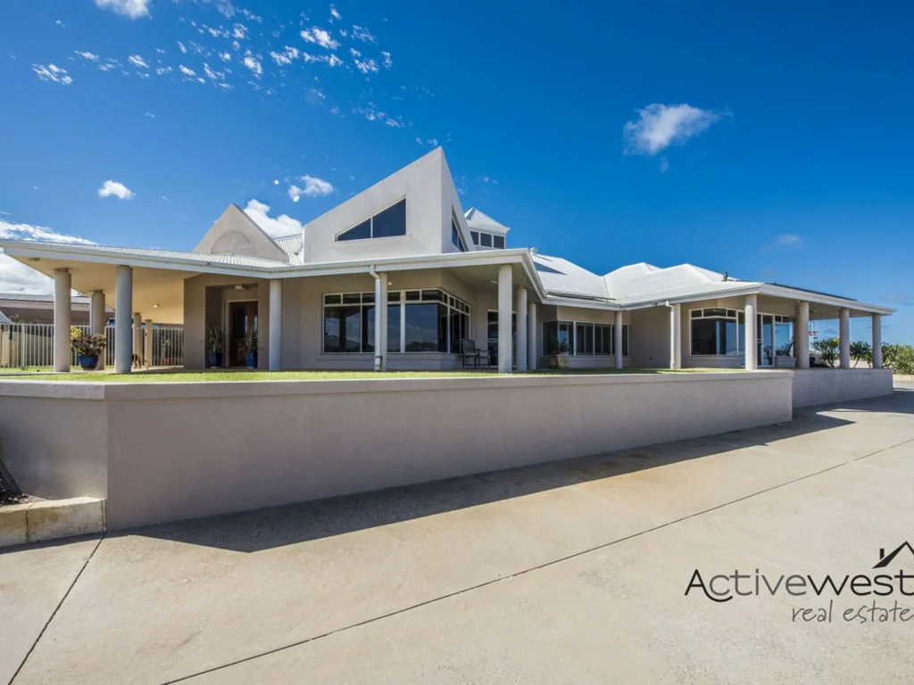 20 Eakins Crescent, Wandina, WA 6530
