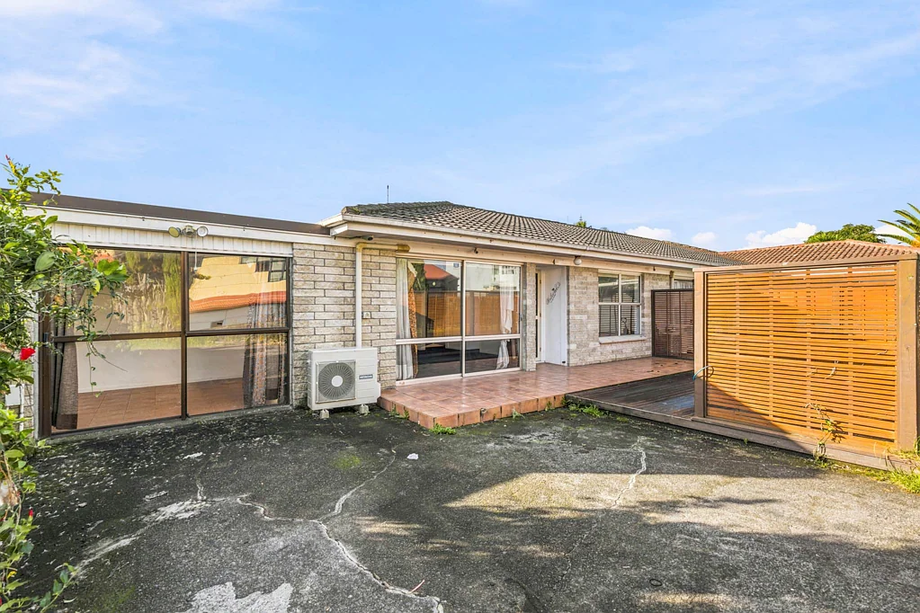 Papatoetoe 3Habitaciones Diamond in the Rough – Brick and Tile !