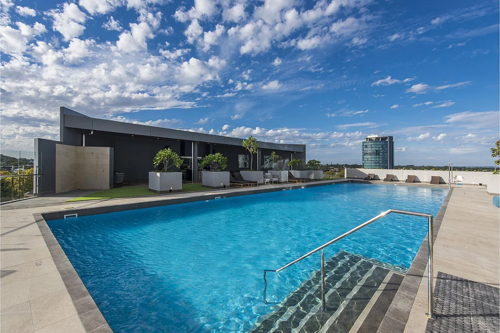FULLY FURNISHED WITH AMAZING VIEWS