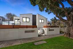1/437 Main Street, Mordialloc