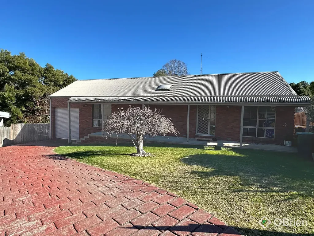 Bairnsdale 3 Bedroom QUAINT, QUIET COURT SETTING!