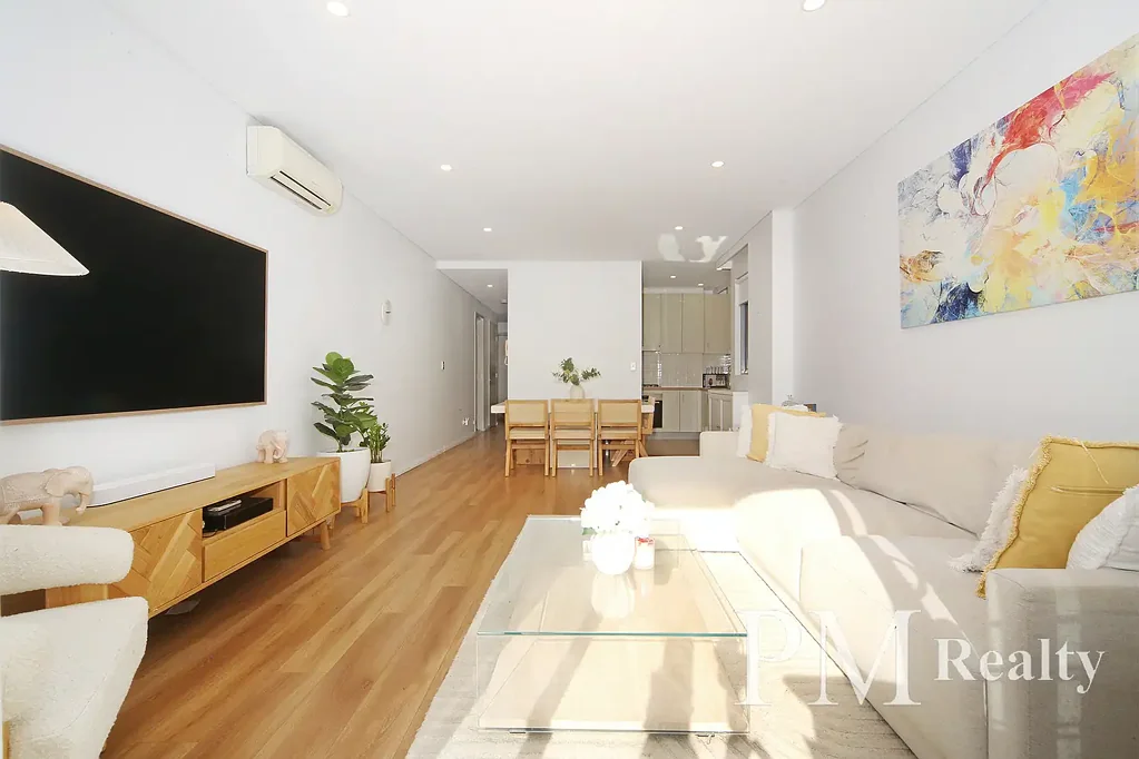 Modern Apartment Plus Study