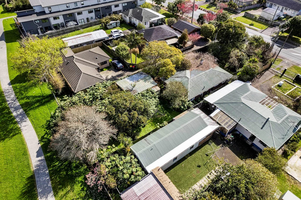 Ranui 3ห้องนอน Urgent Sale – Potentials on Large Freehold Site