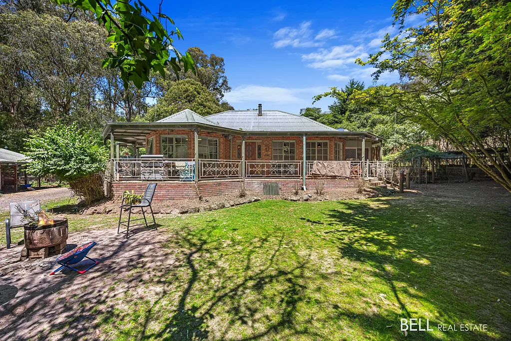 2 Rainbow Trout Avenue, East Warburton, VIC 3799