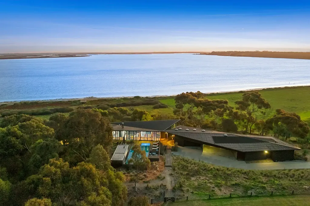 15 Maloneys Road, Leopold, VIC 3224