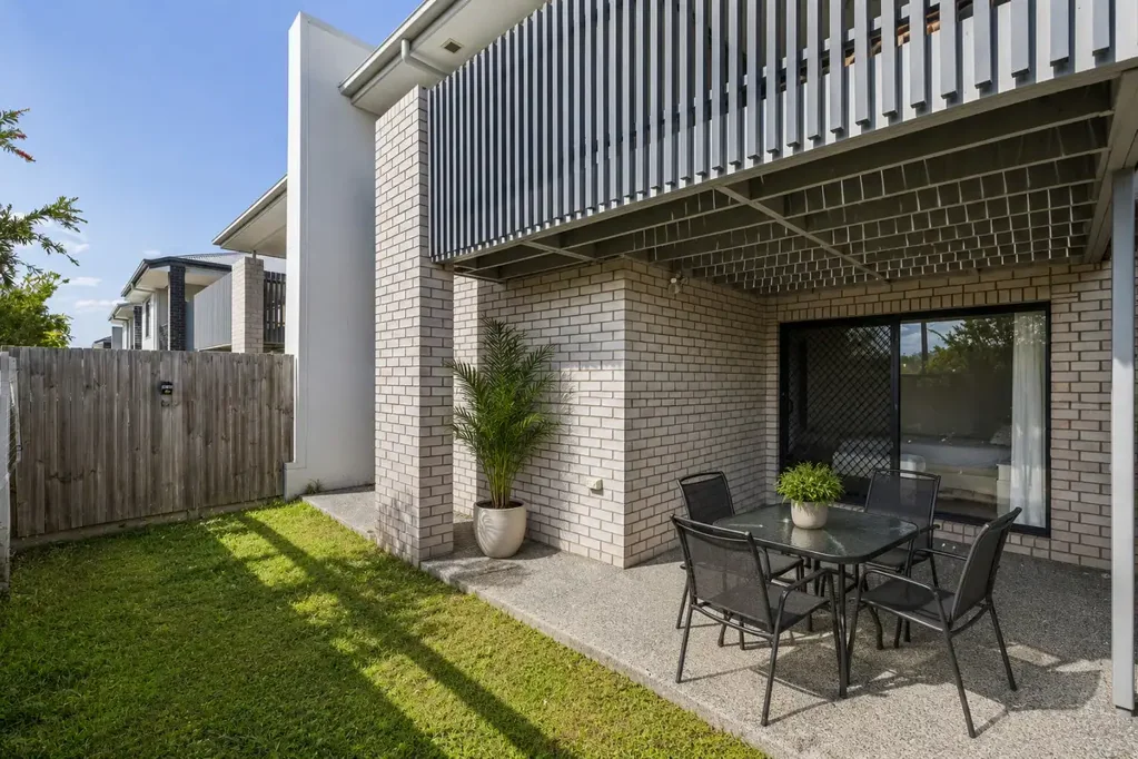 Spring Mountain 4房 高架 Plantation Terrace 位于黄金地段！！！ Elevated Plantation Terrace in Prime Location!!!