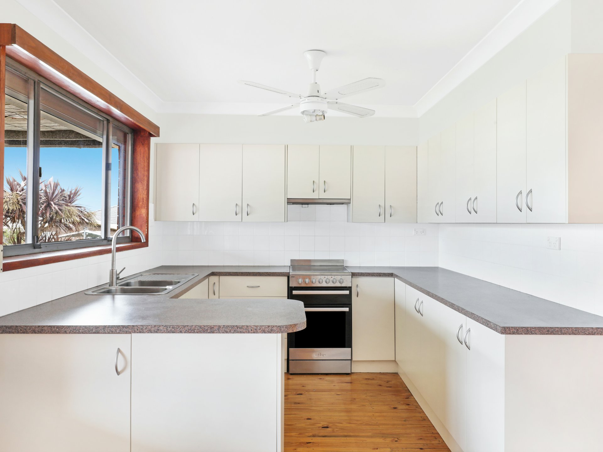 76 PORTER AV, MOUNT WARRIGAL NSW 2528, 0房, 0浴, House