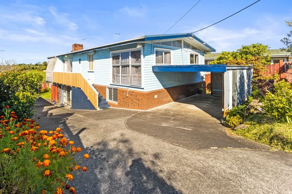 Spacious Top-Level Two-Bedroom Home with Conservatory
